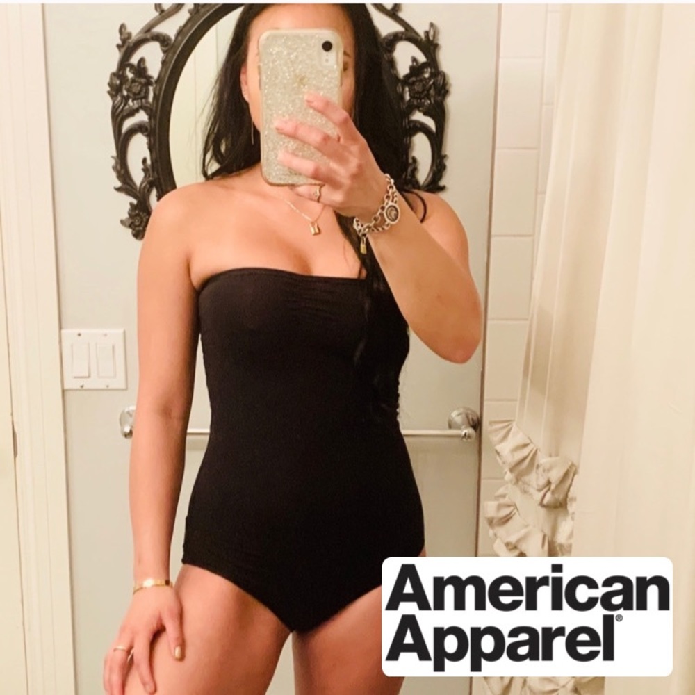 🧜🏽‍♀️ American Apparel Black Strapless Bodysuit